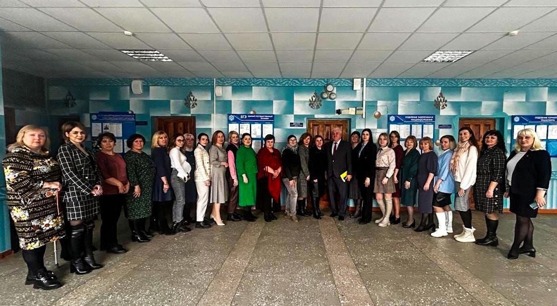 Преподаватели русского языка и литературы приняли участие в областном заседании научно-методического объединения