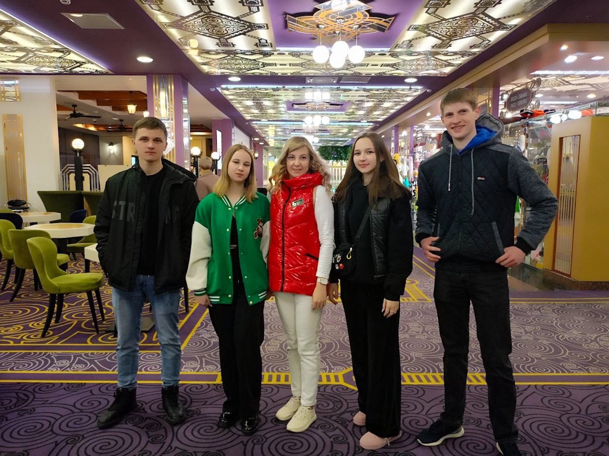  Наши обучающиеся в составе делегации студактива Курской области на выставке-форуме «Россия»